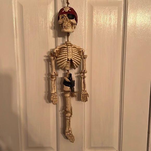 Pirate skeleton - Picture 1 of 6